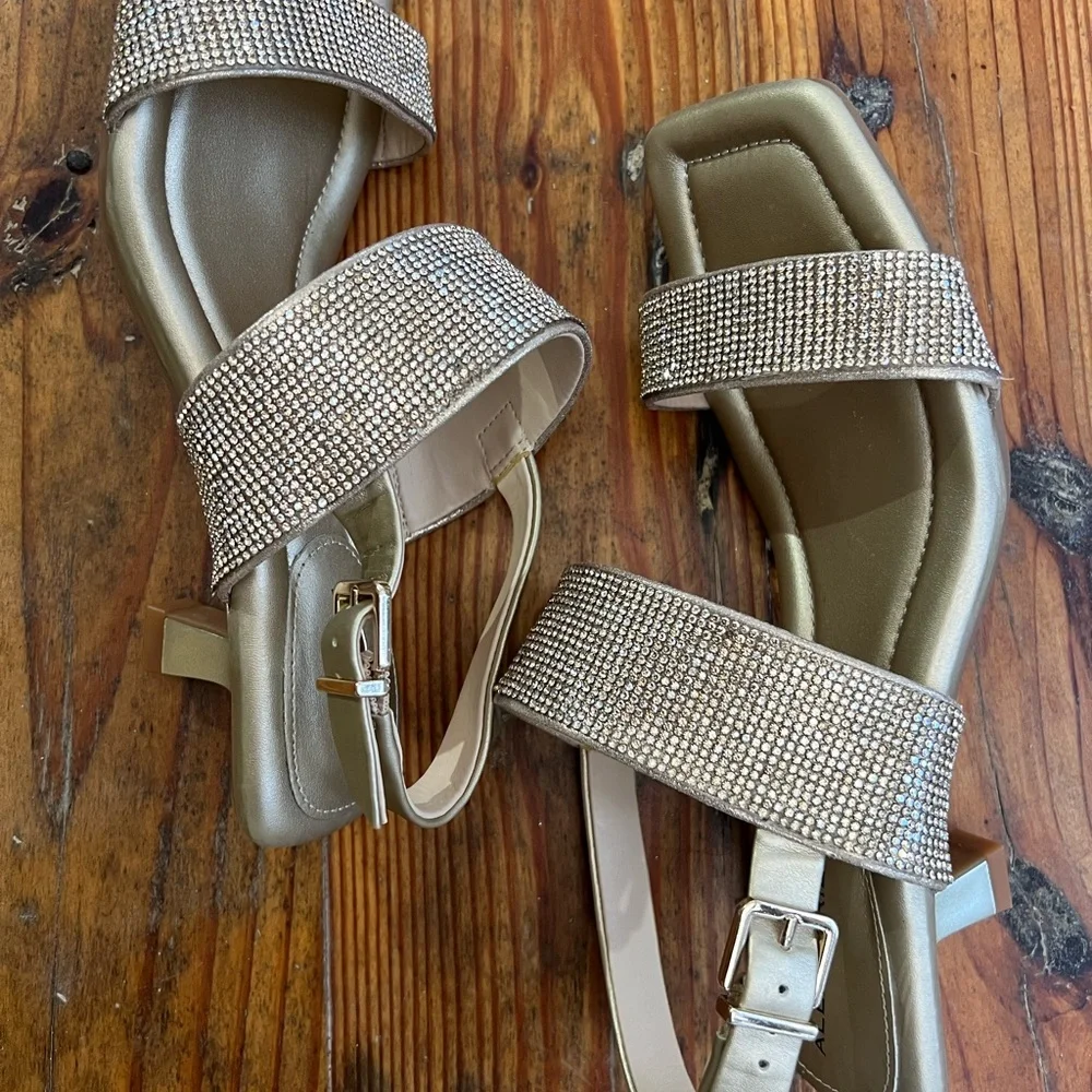 ALEX MARIE Gold Sparkly Sequin Open Toe Kitten Heels Women’s 8.5 NWOT - Picture 2 of 8